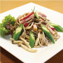 そば麺で作った和風ペペロンチーノ そば麺で作った和風ペペロンチーノ